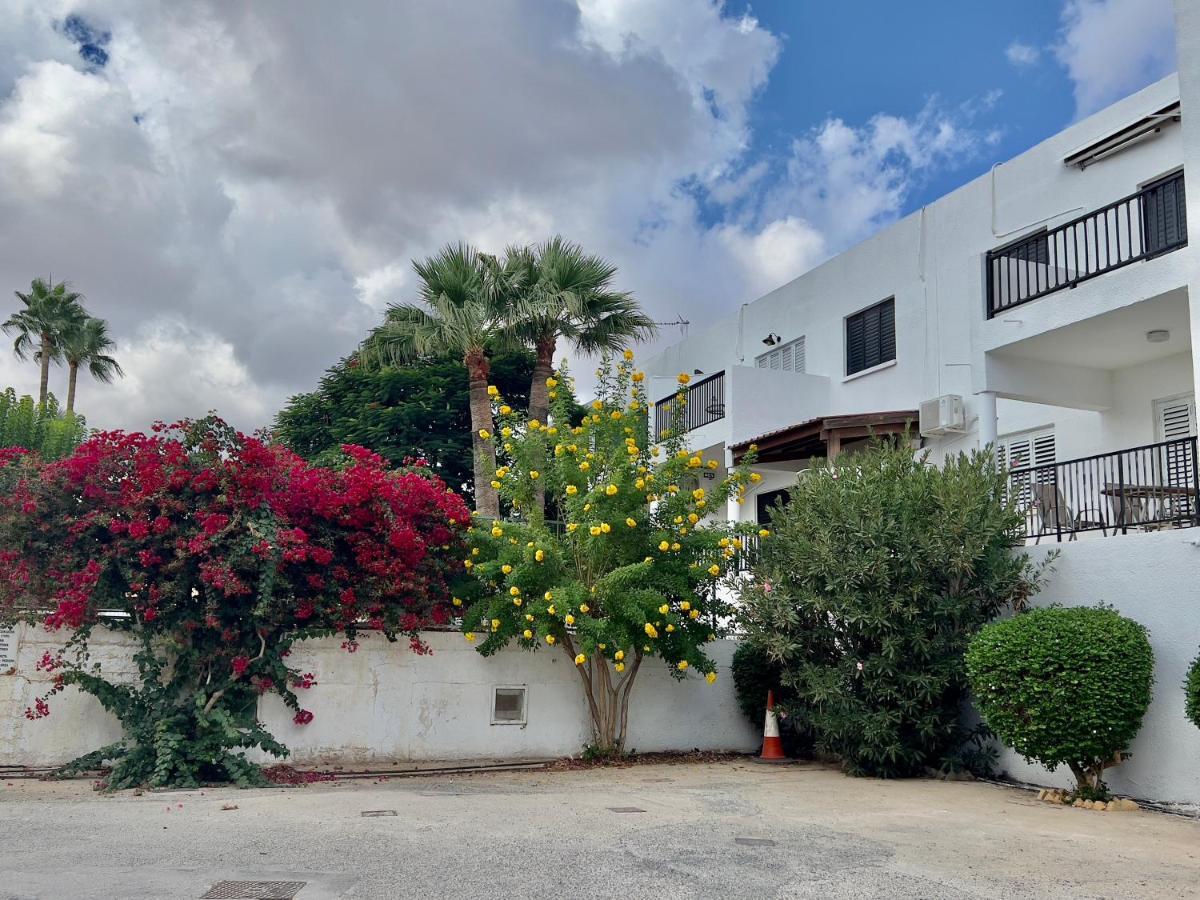 Taniandres Apartments Paralimni Luaran gambar